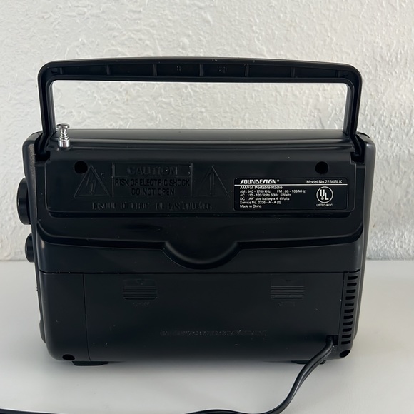 Vintage Soundesign AM/FM Portable Radio 90’s Model 2236BLK AC/Battery Powered - Picture 6 of 6